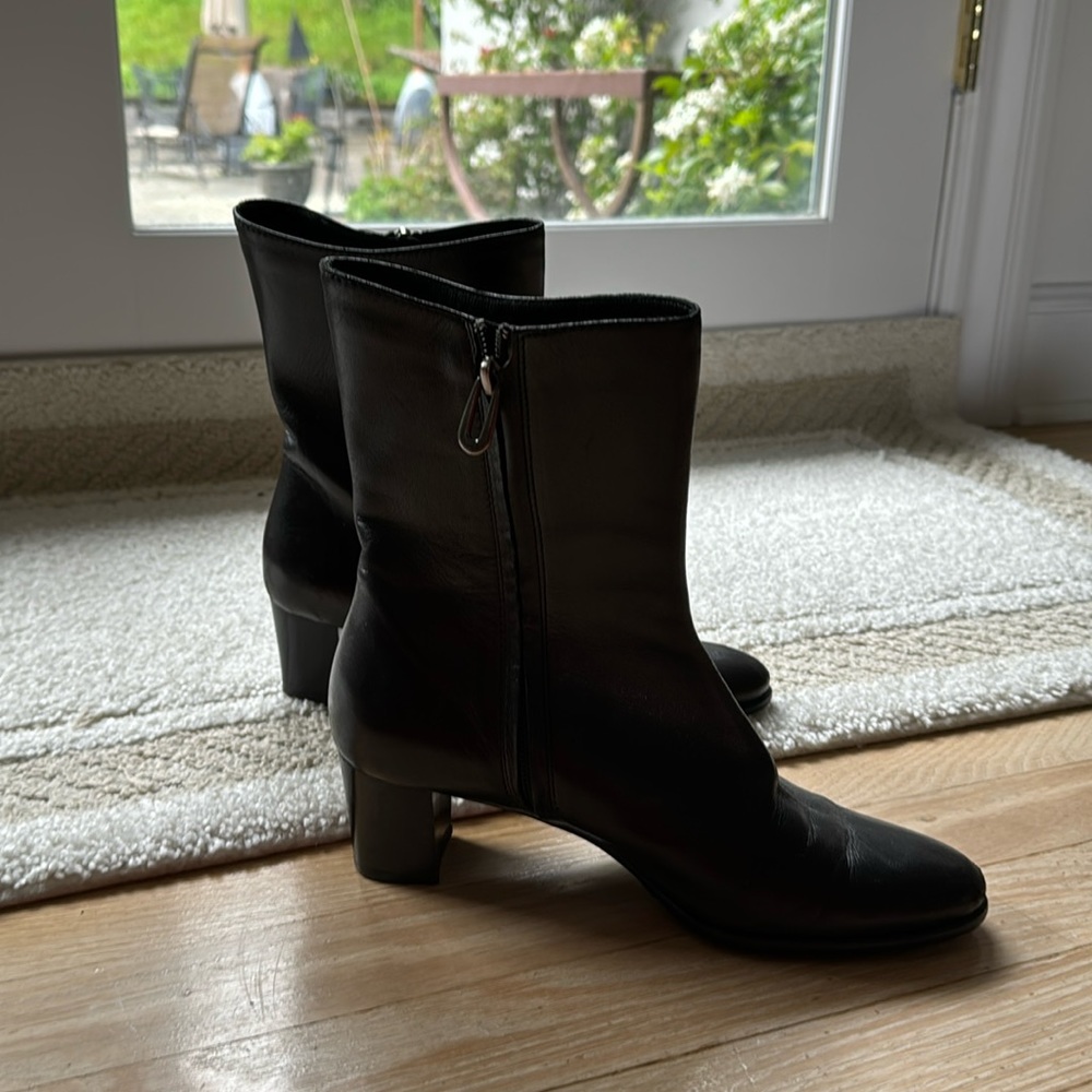 Beautiful Black boots from Italy